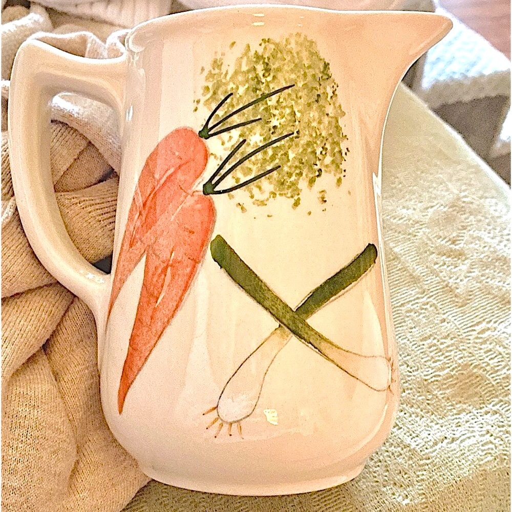 1999 Vintage Ceramic Pitcher/Jug made by  Hartstone Potter USA. Brunch table EUC